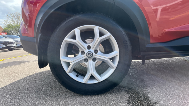 Nissan Juke 1.0 DiG-T 114 N-Connecta 5dr Petrol Hatchback